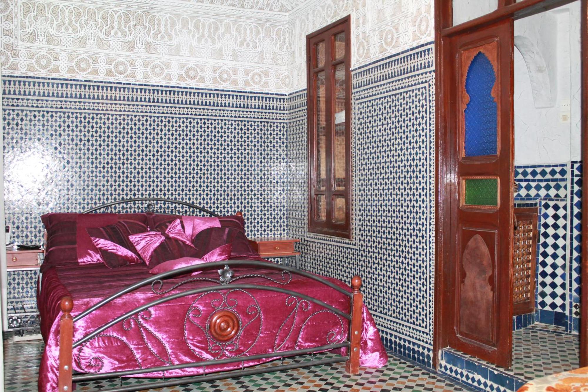 Riad Les Chrifis Navette Aeroport 24 Sur 24 Fes Room photo