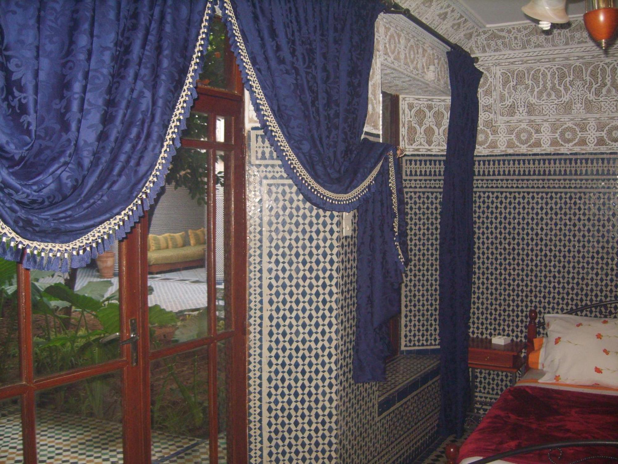 Riad Les Chrifis Navette Aeroport 24 Sur 24 Fes Room photo
