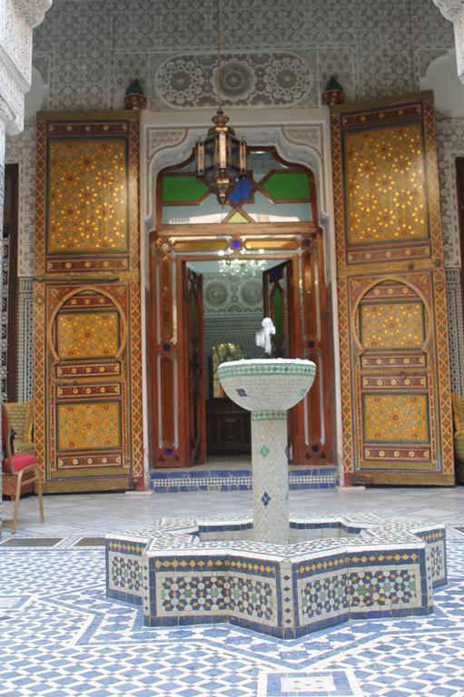 Riad Les Chrifis Navette Aeroport 24 Sur 24 Fes Exterior photo