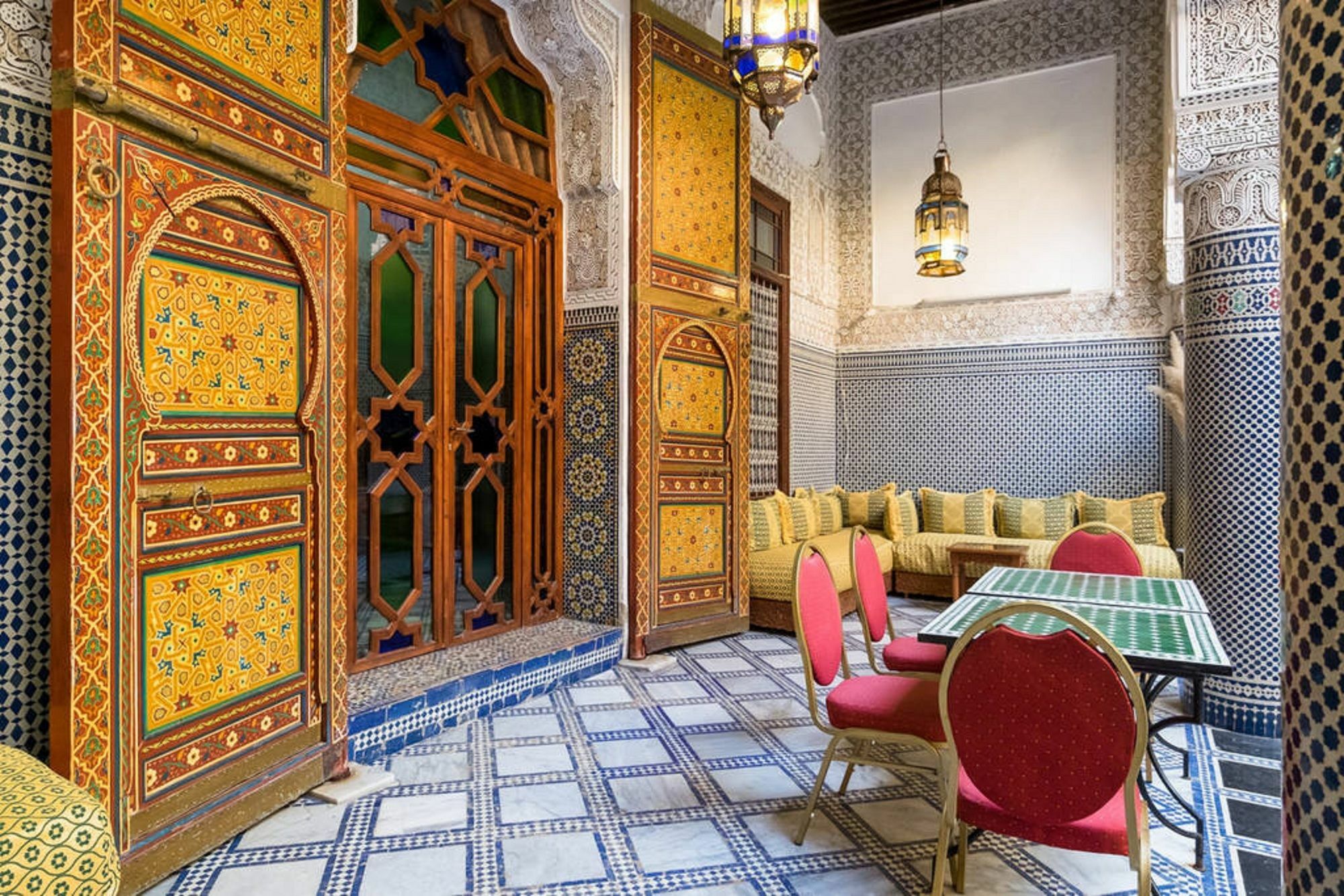Riad Les Chrifis Navette Aeroport 24 Sur 24 Fes Exterior photo